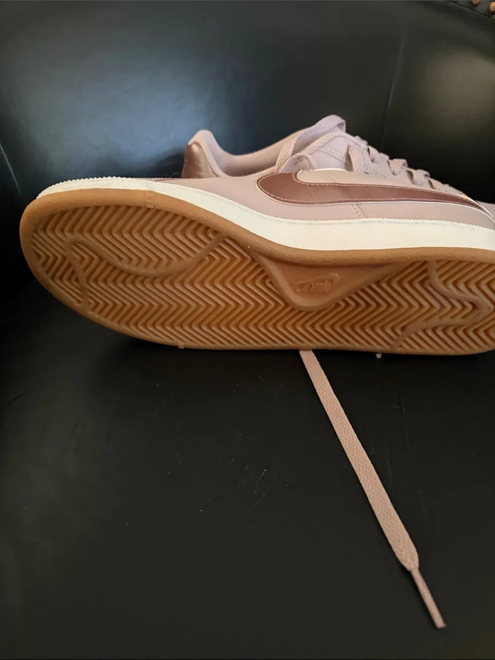 Nike collar rubber gum